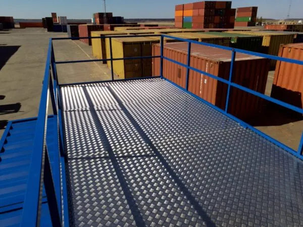 20′ Store Container with a roof terrace image 4